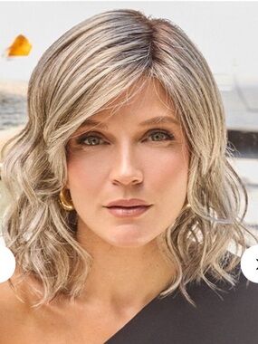 NORIKO Briar Synthetic Nutmeg R short to mid length wig! New in box! Never on!